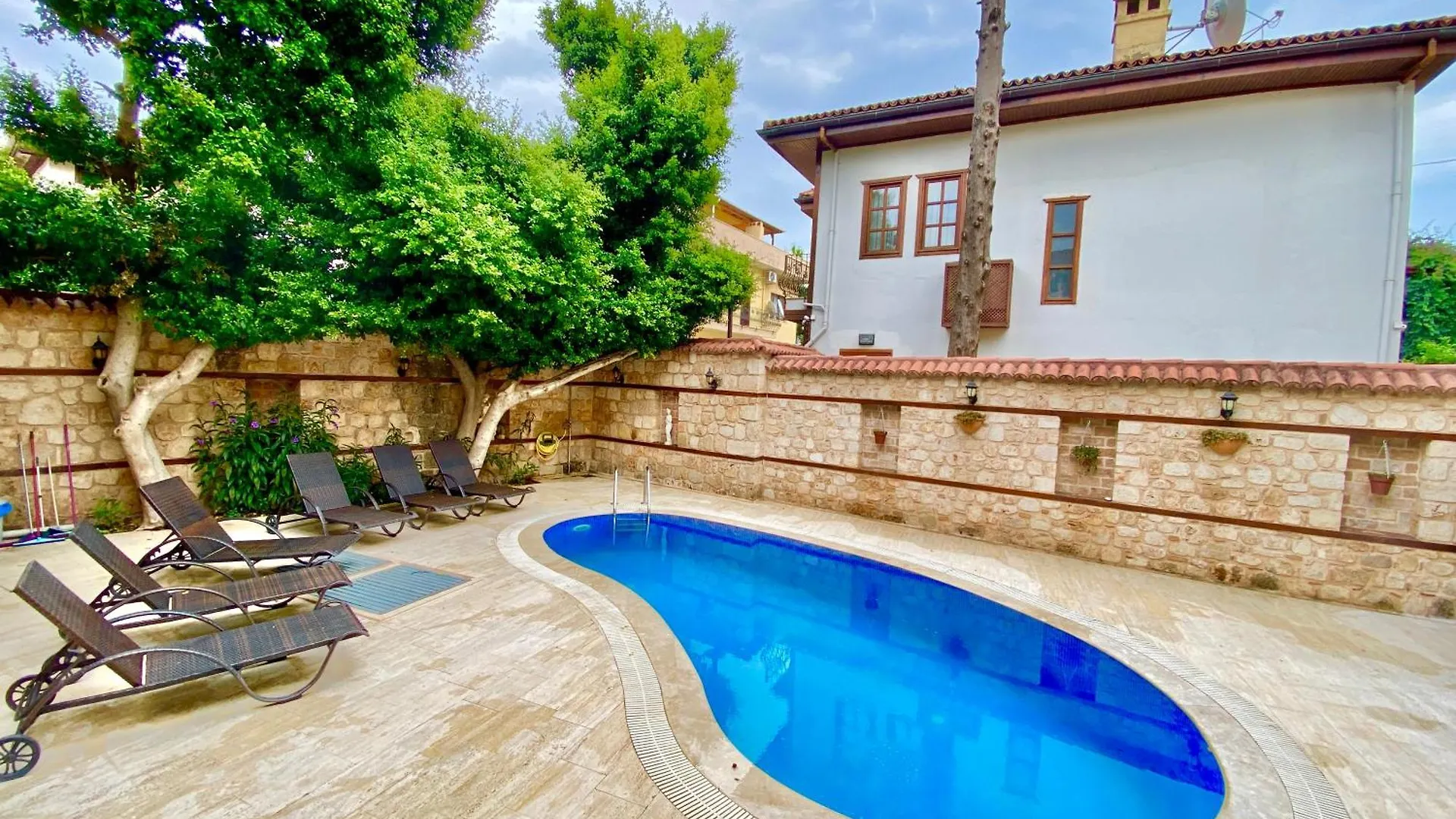 Attalos Villa Antalya 0*,